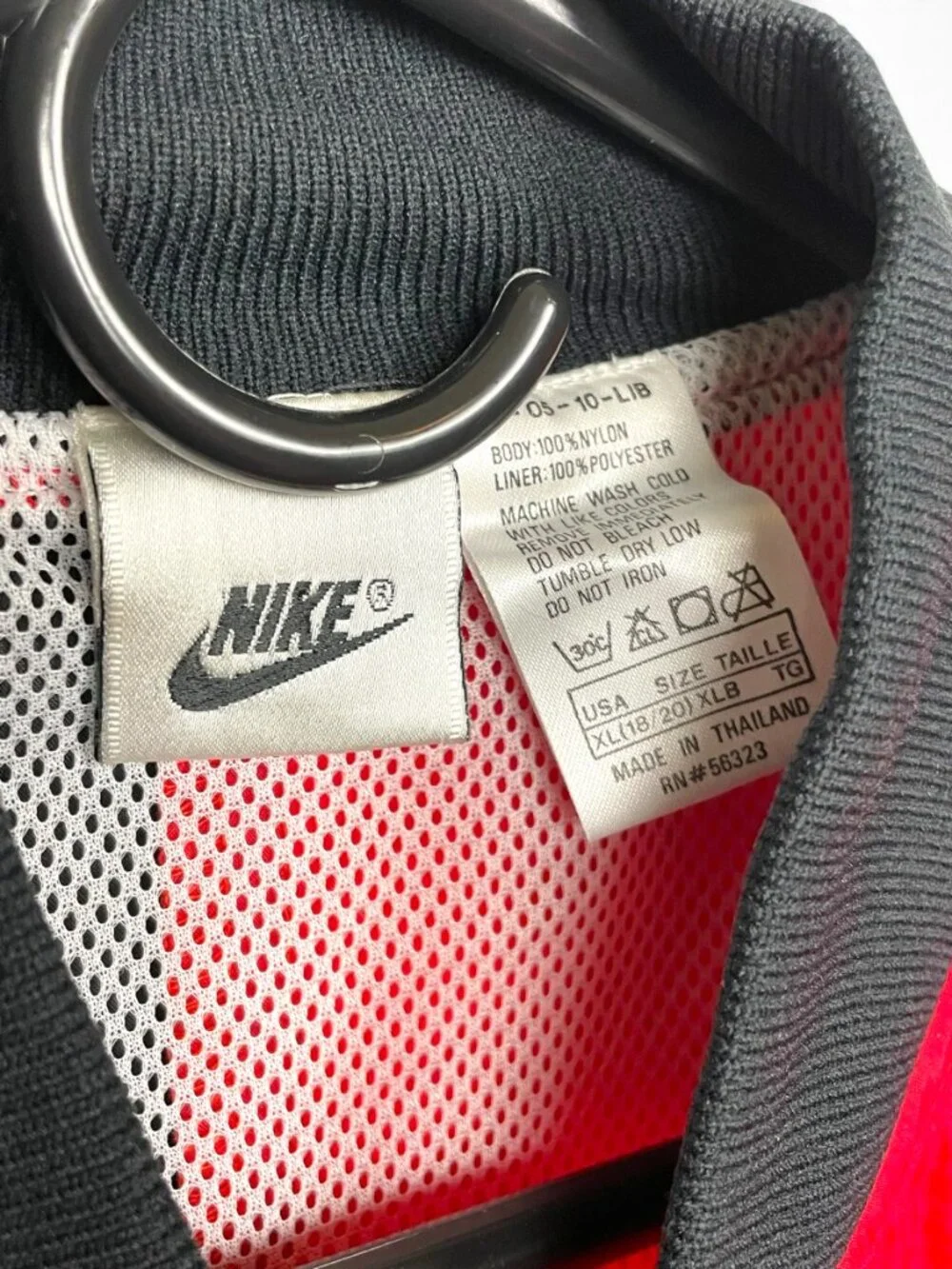 Excellent Vintage 90's Nike Air Jordan Windbreaker Jacket Youth XL Mens Small